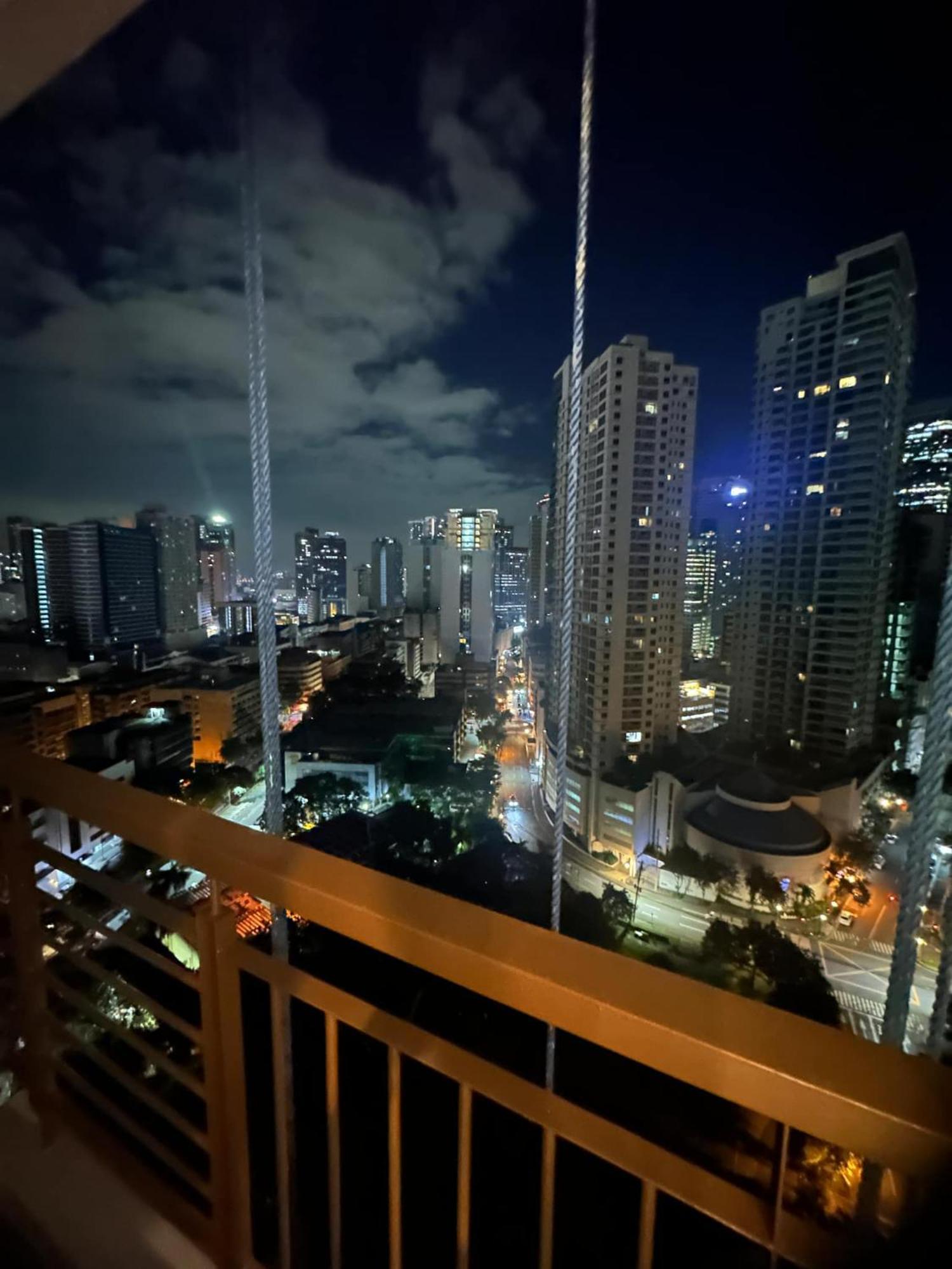 Cozy Place With City View At Greenbelt Makati Manila Exterior photo